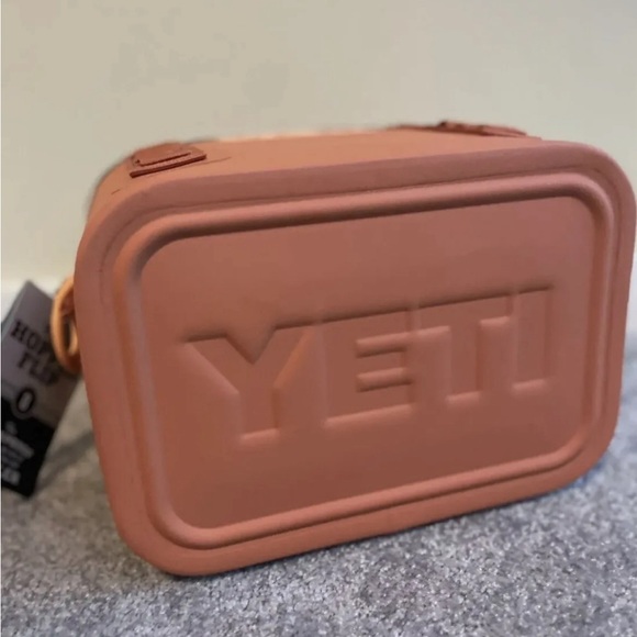 YETI Hopper Flip 8 High Desert Clay 8 qt Soft Sided Cooler New with Tags - Picture 8 of 10